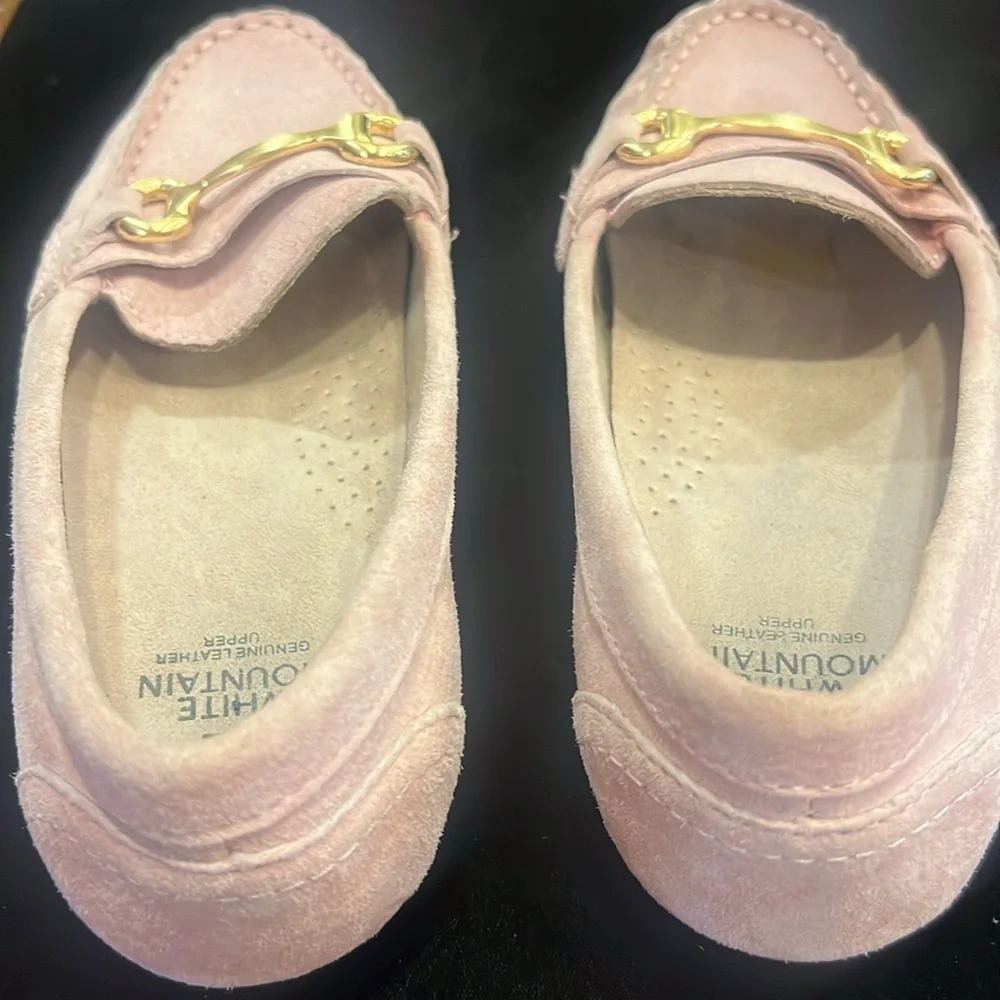 White Mountain 6M Scotch Pink Leather Loafers with Gold Horse Bit